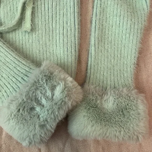 Bicolored knit set from The Ragged Priest - Picture 10 of 11